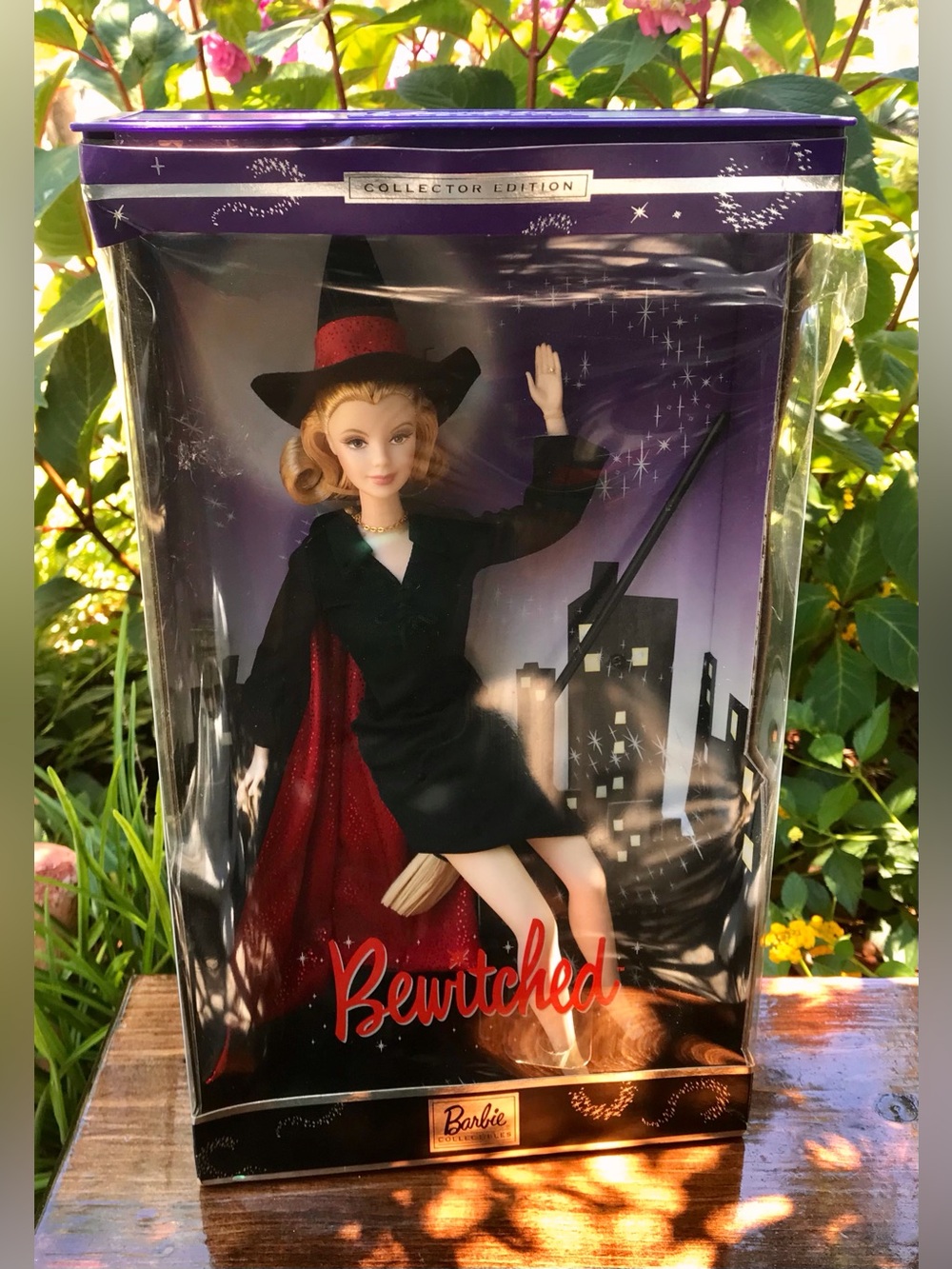 New *Box Flaw* 2001 BARBIE Bewitched TV Show Samantha Steven’s Witch Doll